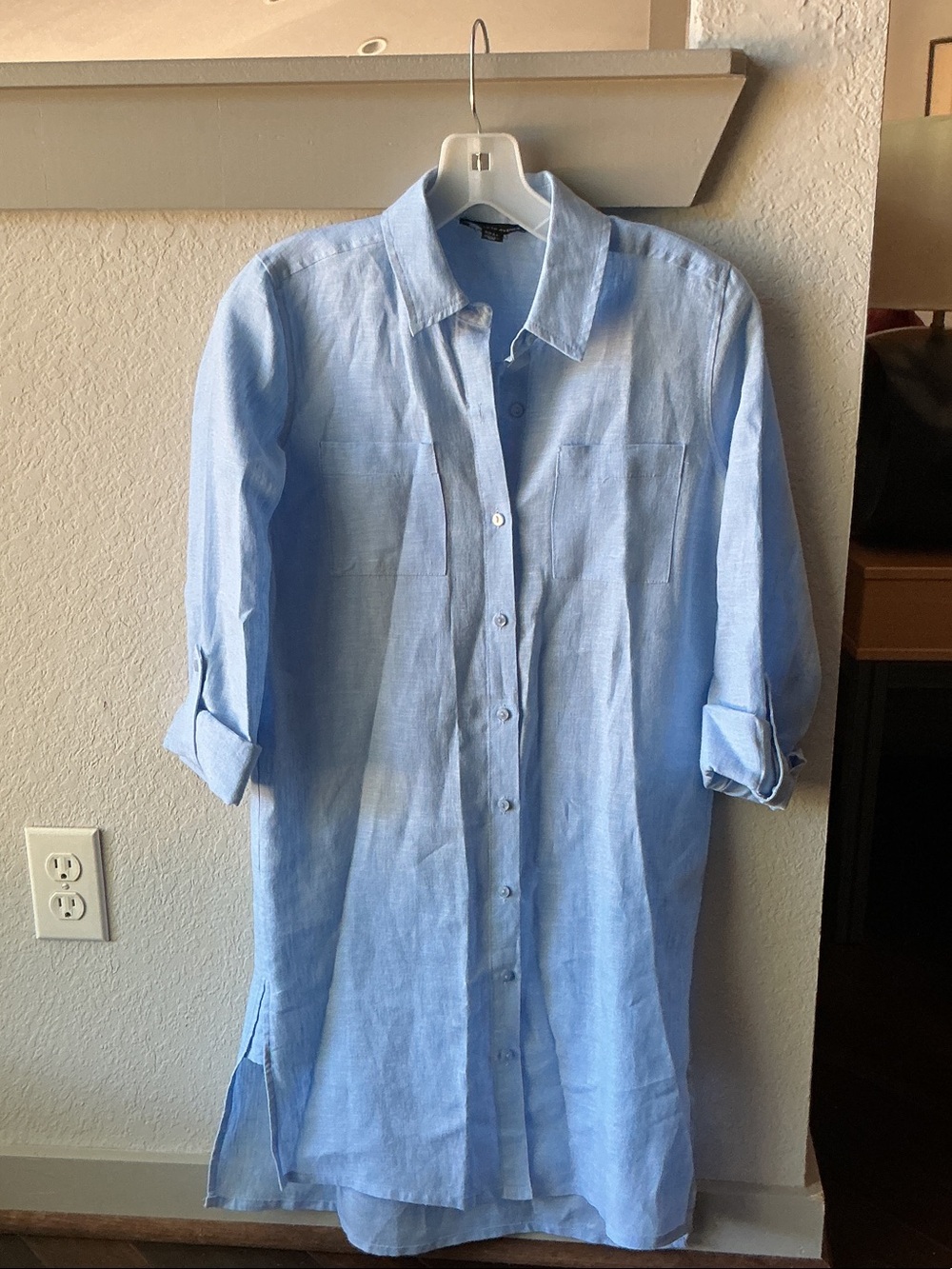 Saks Fifth Avenue 100% Linen Shirt Dress/Longline Tunic in light blue.